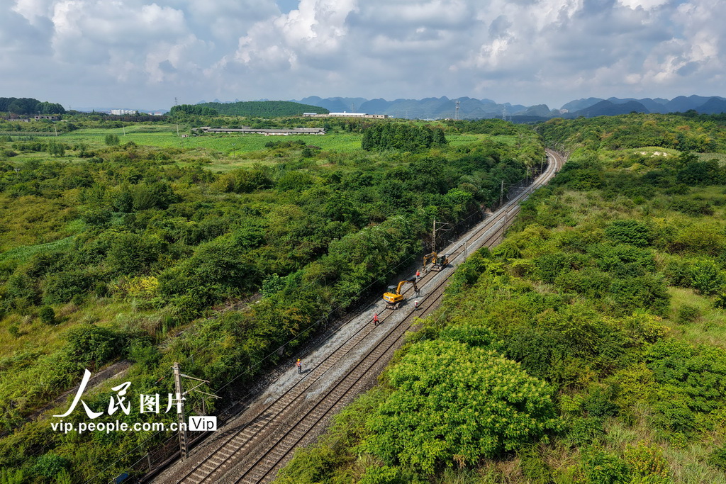 贵州贵阳：沪昆铁路贵州段大修集中修施工全面启动